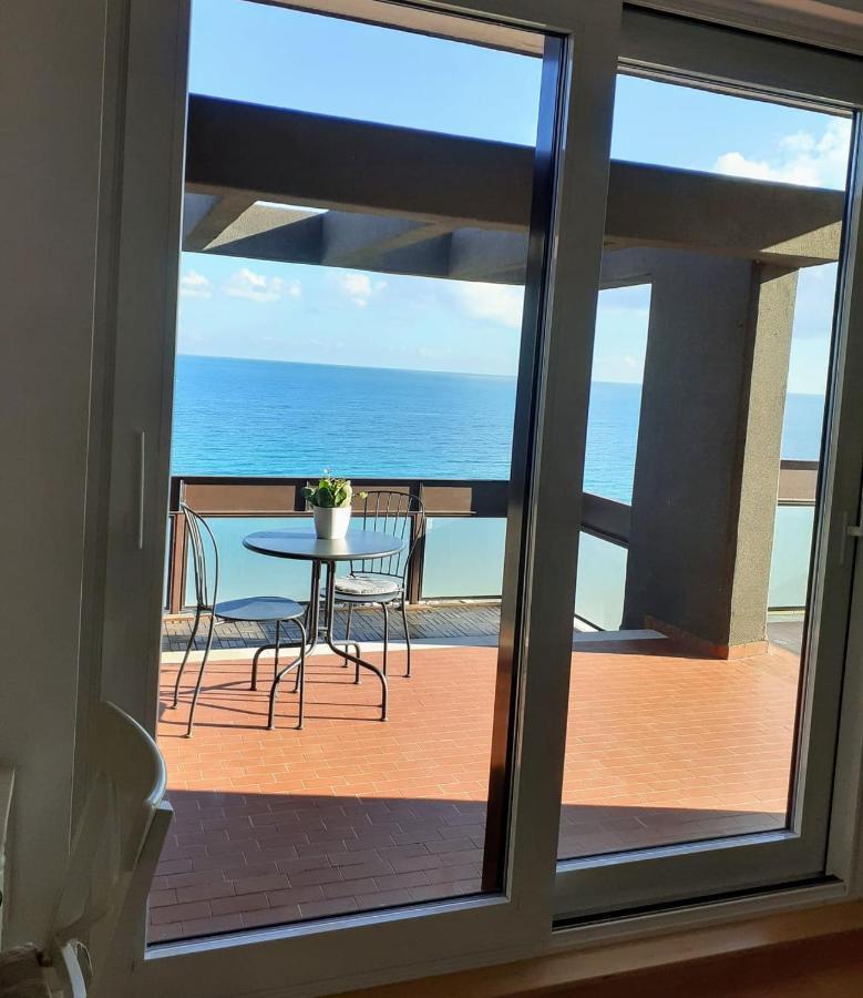 Attico Suite Spiaggia บารี ภายนอก รูปภาพ